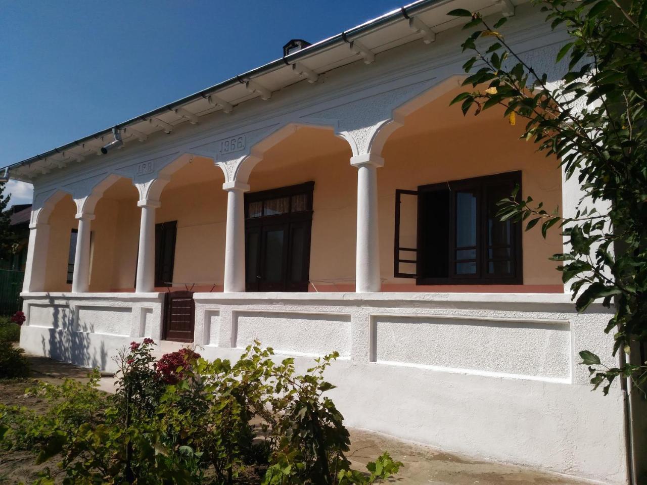 Edelweiss Guesthouse, Glamping And Camping Suhaia Exterior foto